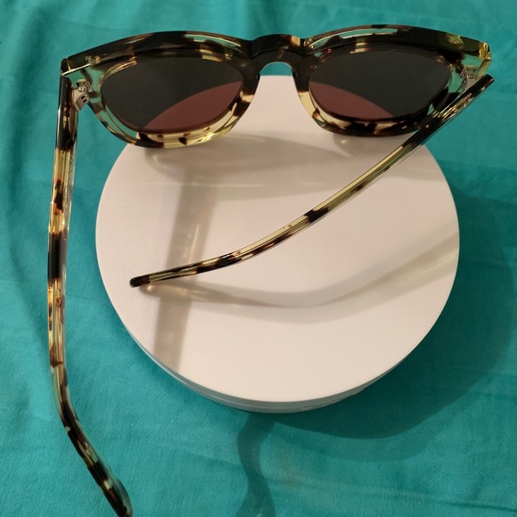 NWOT WILDFOX turquoise SUNGLASSES - Picture 7 of 7